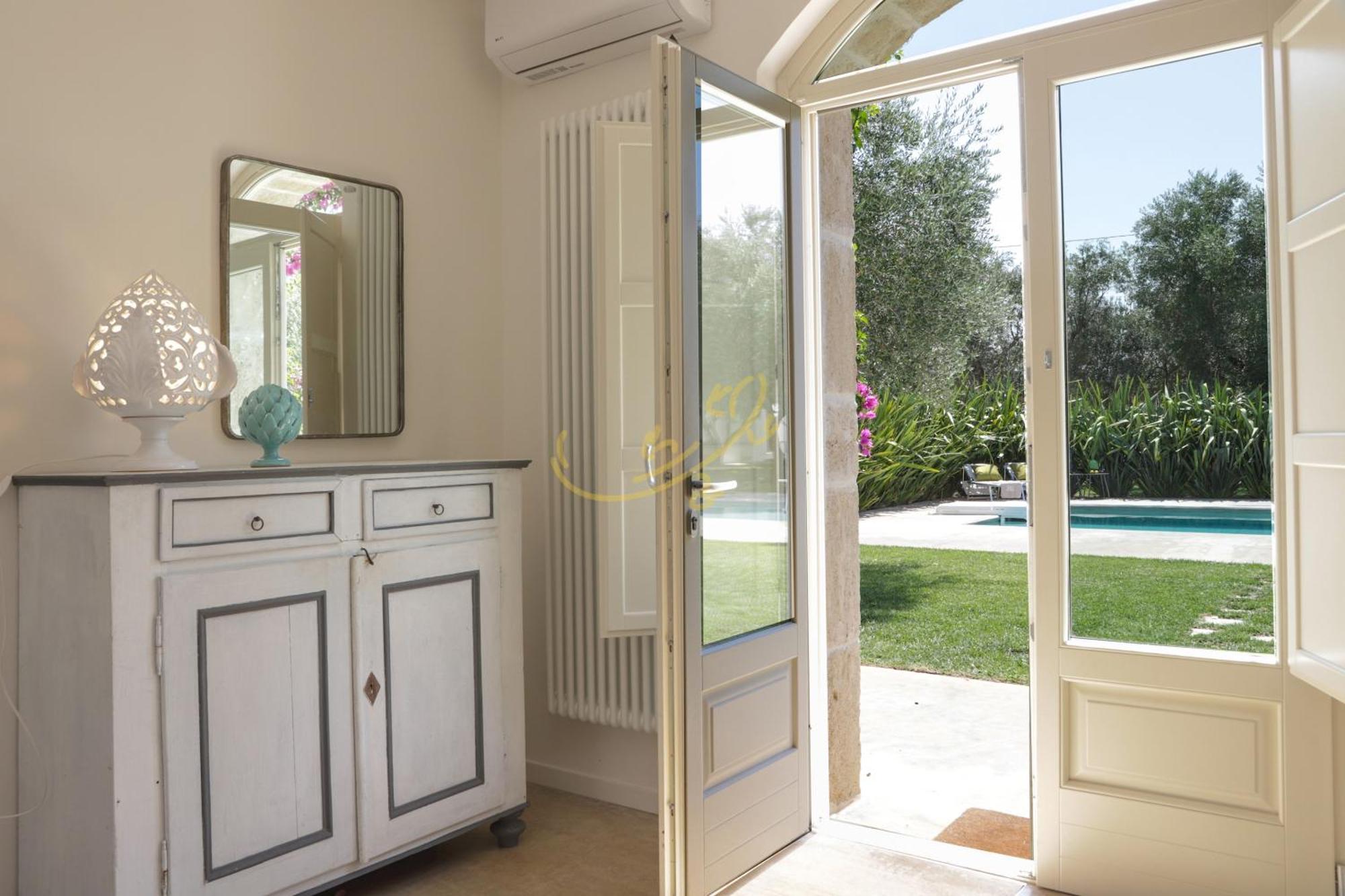 Td Dimora Del Giglio With Organic Garden With Pool Villa Ostuni Bagian luar foto