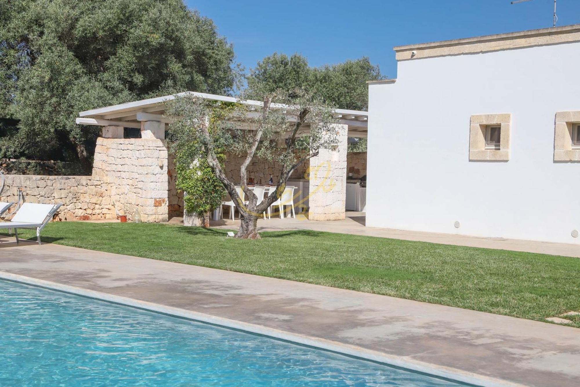 Td Dimora Del Giglio With Organic Garden With Pool Villa Ostuni Bagian luar foto