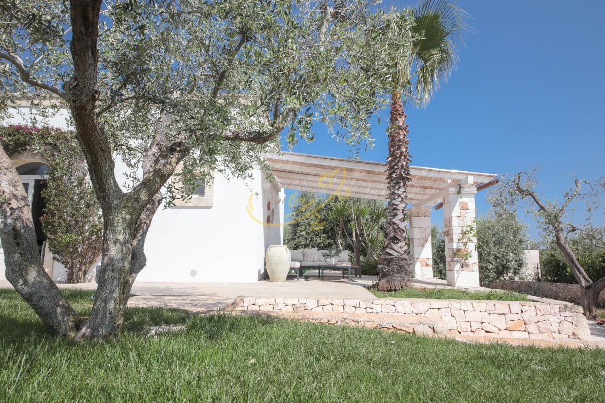 Td Dimora Del Giglio With Organic Garden With Pool Villa Ostuni Bagian luar foto
